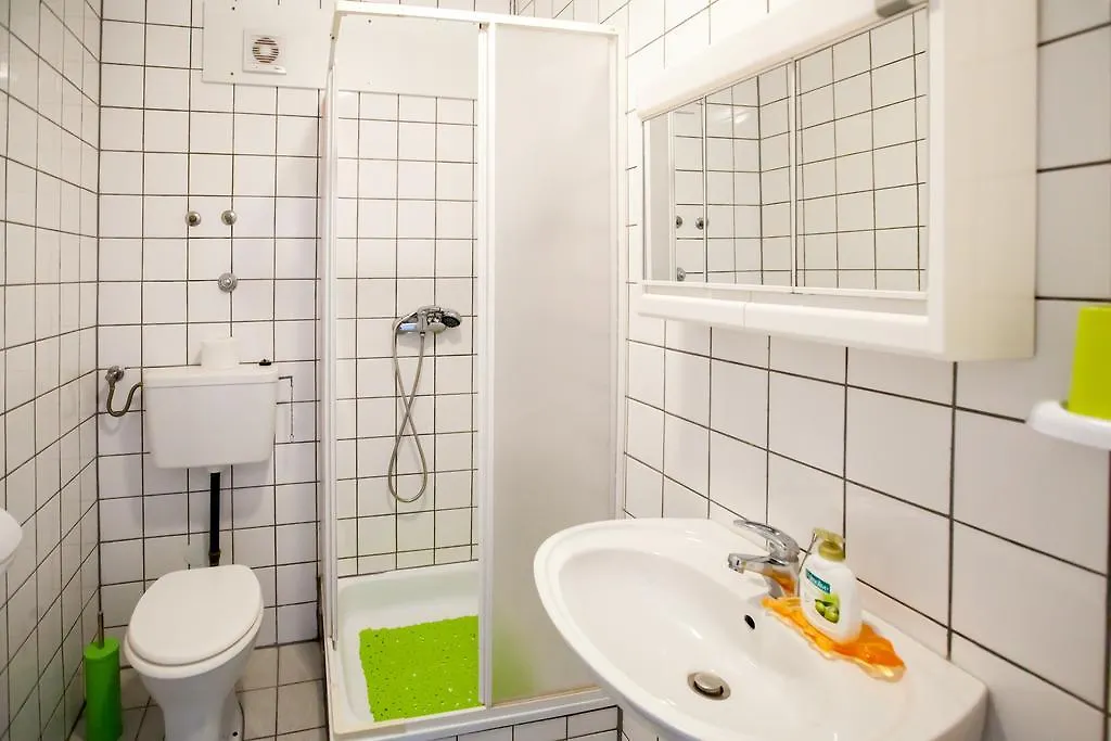Friendly People'S Guest House Zara